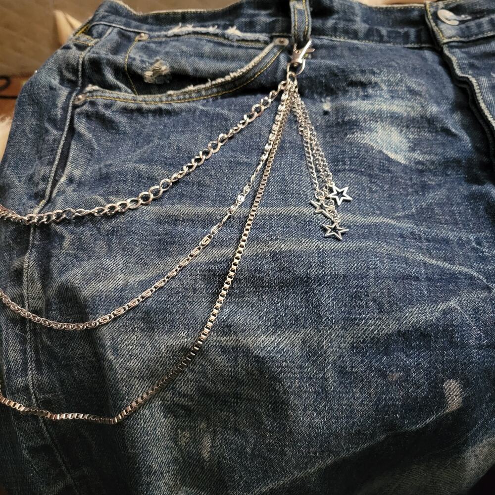 Silver tone star charm 3 layer clip on belt loop wallet chain